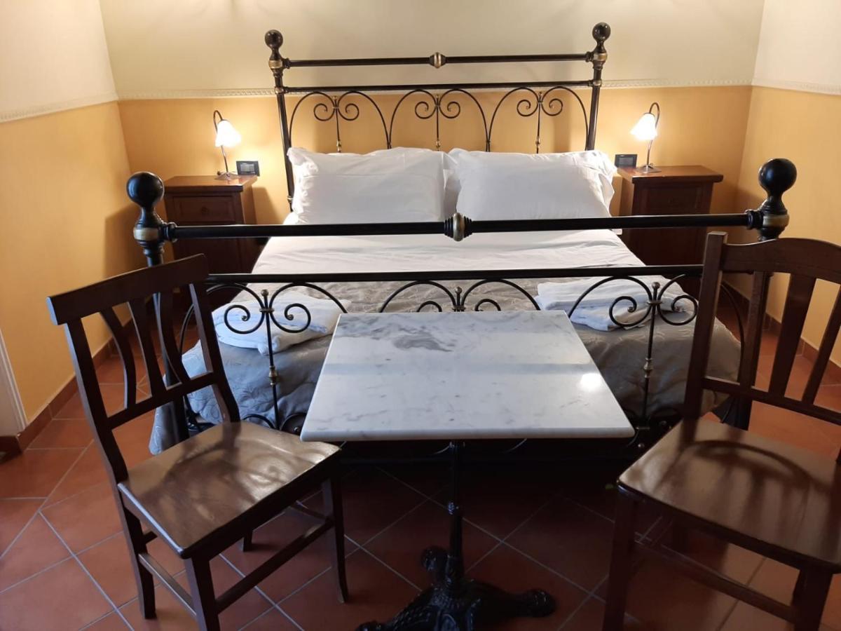 Hotel Pignatelli Napoli Bagian luar foto