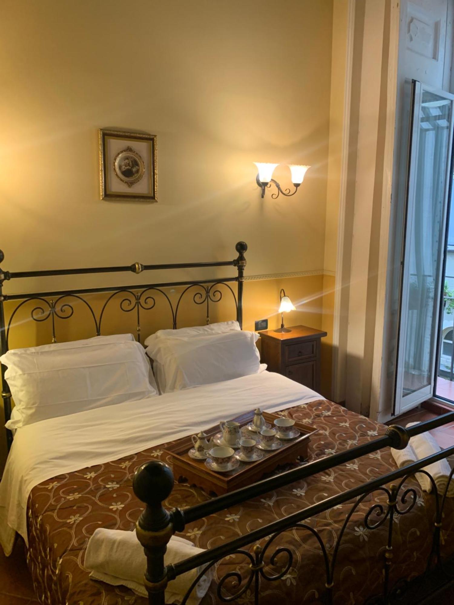 Hotel Pignatelli Napoli Bagian luar foto