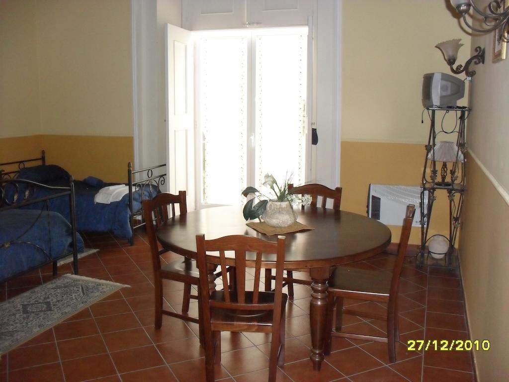 Hotel Pignatelli Napoli Bagian luar foto